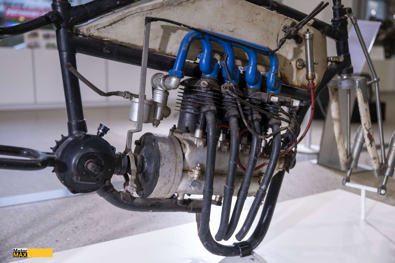 Unikátní exemplář  čtyřválcového motocyklu je nyní zapůjčen do Škoda Muzea.