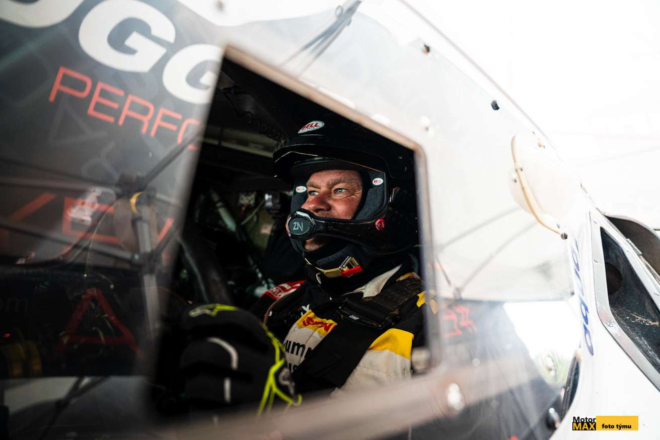 Piloti týmu Buggyra ZM Racing testovali. Adam Lacko mění okruhy  za závodění v terénu!