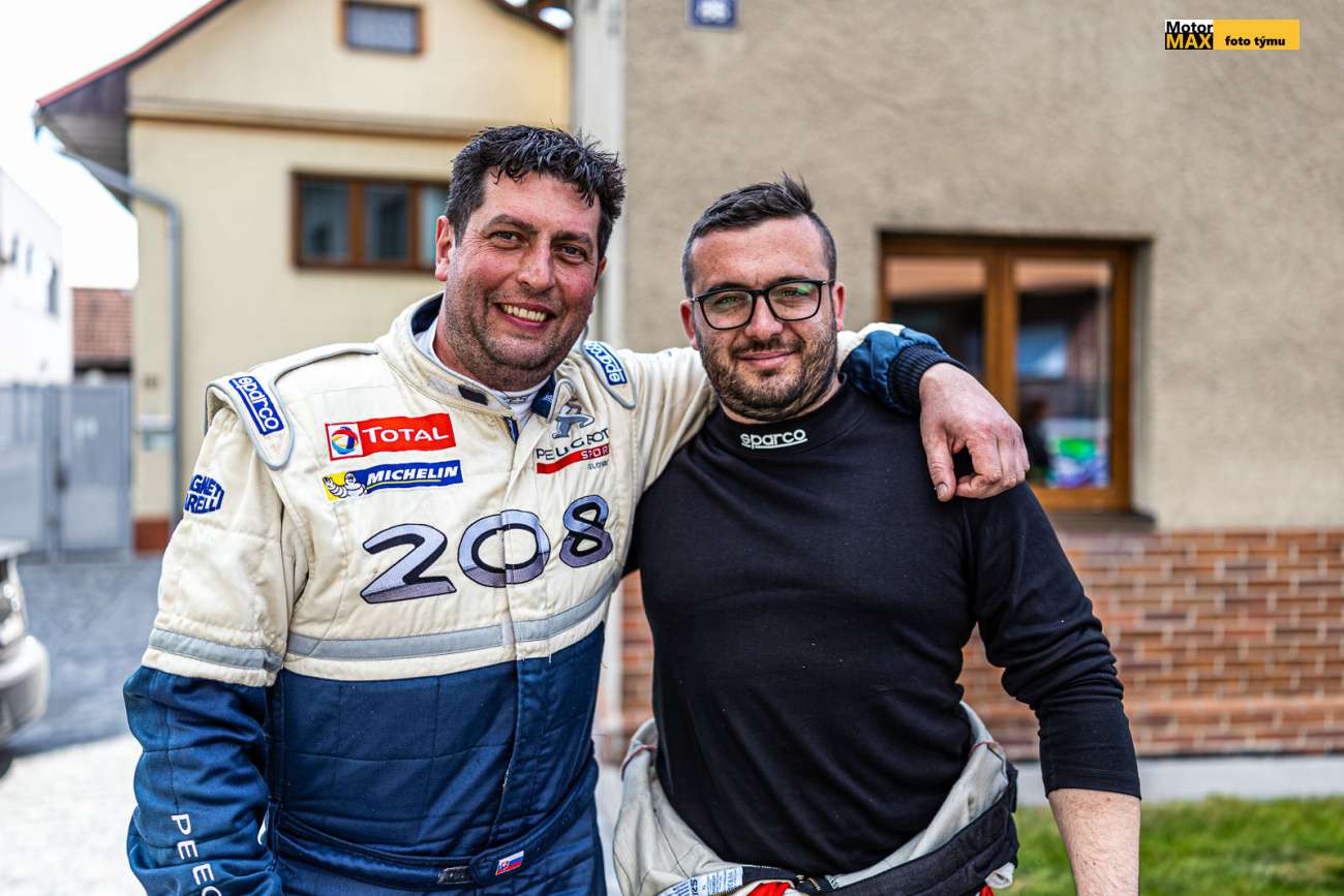 Milan Tvrdoň a Milan Martiš s vozem Škoda 1000 MB startují doma pod Tatrami.