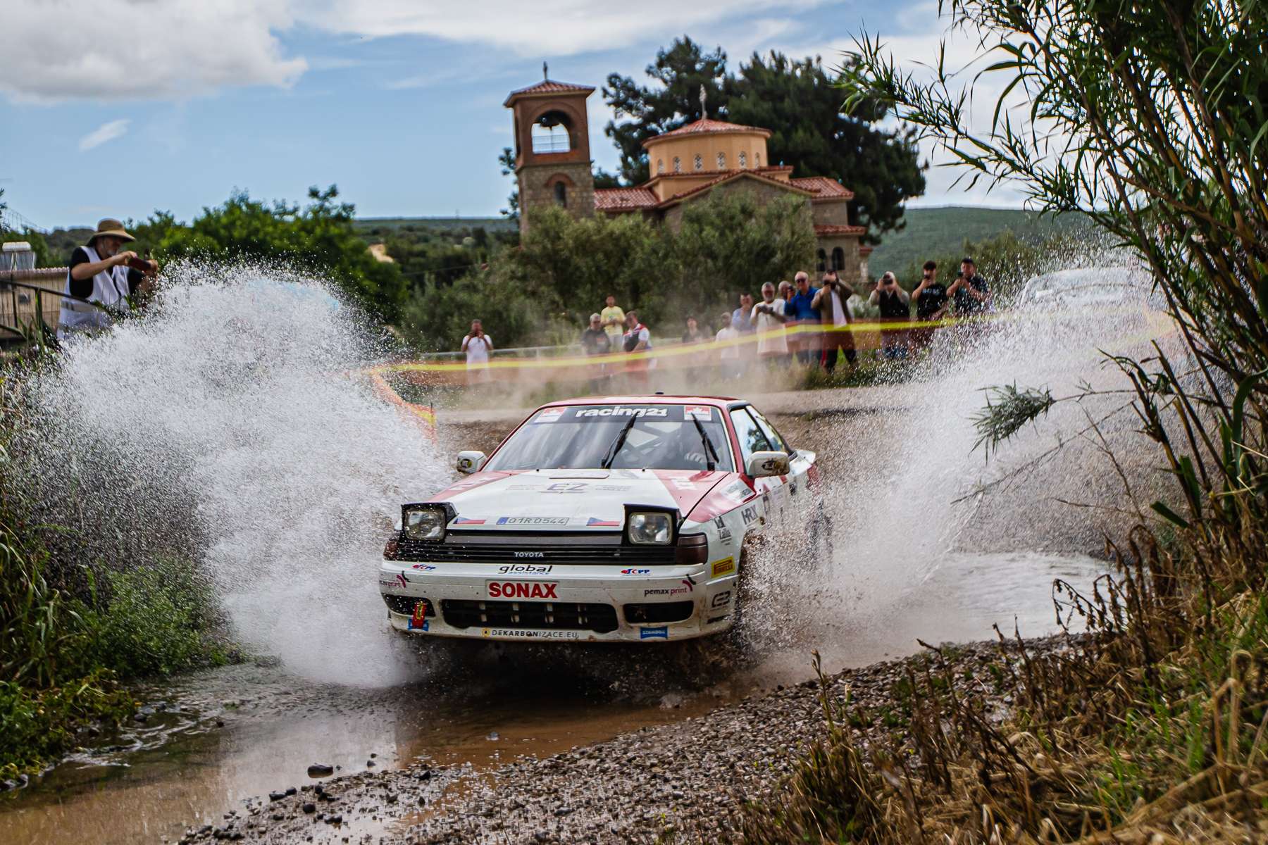 Vojtěch Štajf a jeho Toyota Celica GT-4 Historic Acropolis Rally zvládli.