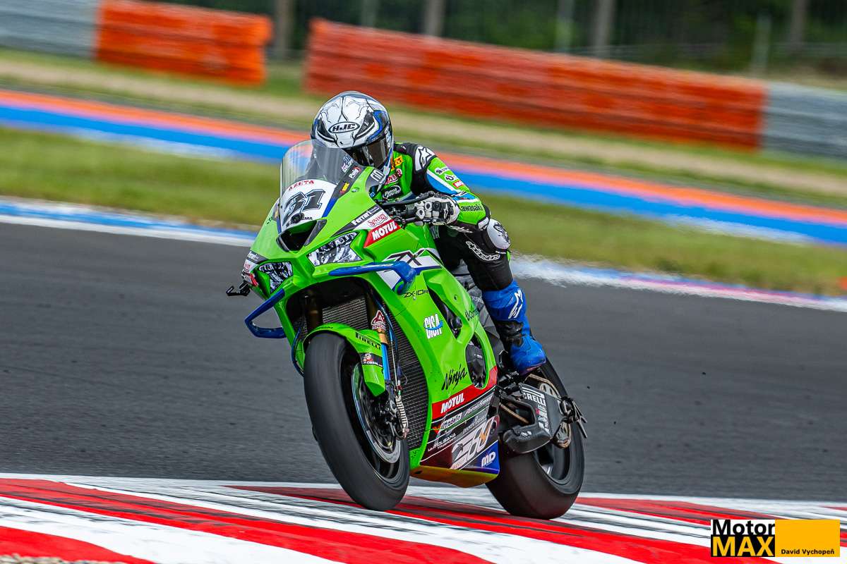 Páteční Most přinesl překvapení: Bulega havaroval, zazářil Gerloff a Oncu přepsal rekord trati.