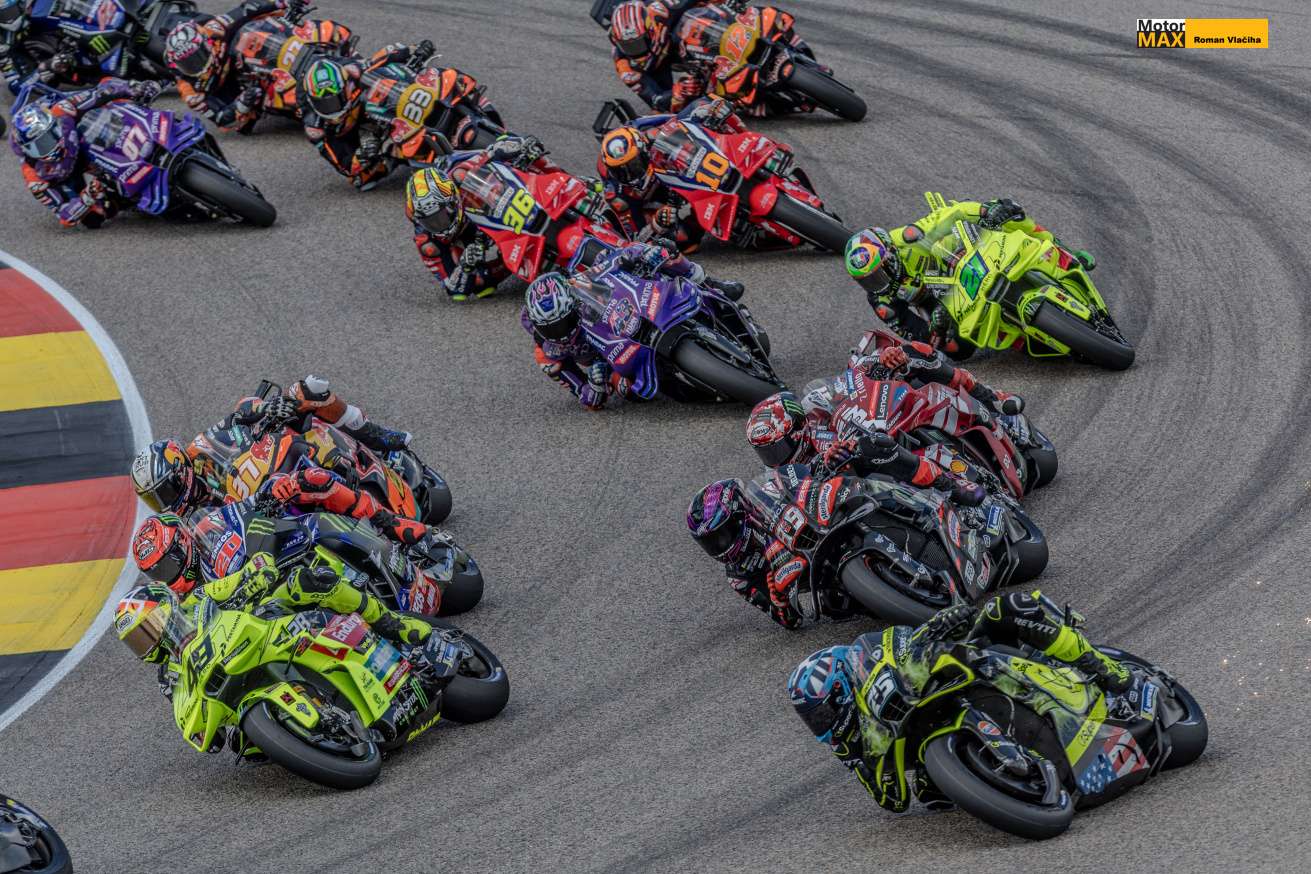 MotoGP na Sachsenringu 2026 – neděle. Fotogalerie Romana Vlačihy.