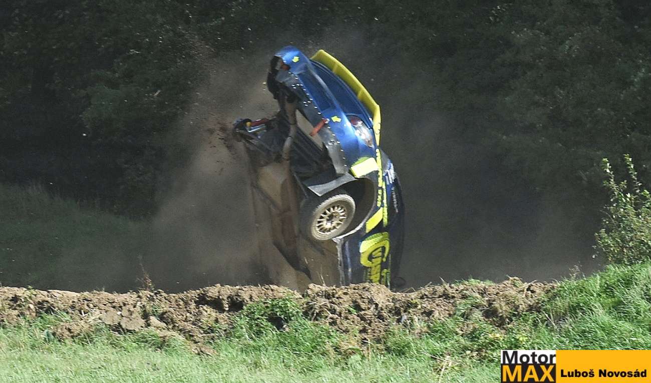 Autokross Dolní Bousov 2026. Velmi akční  fotogalerie Luboše Novosáda.