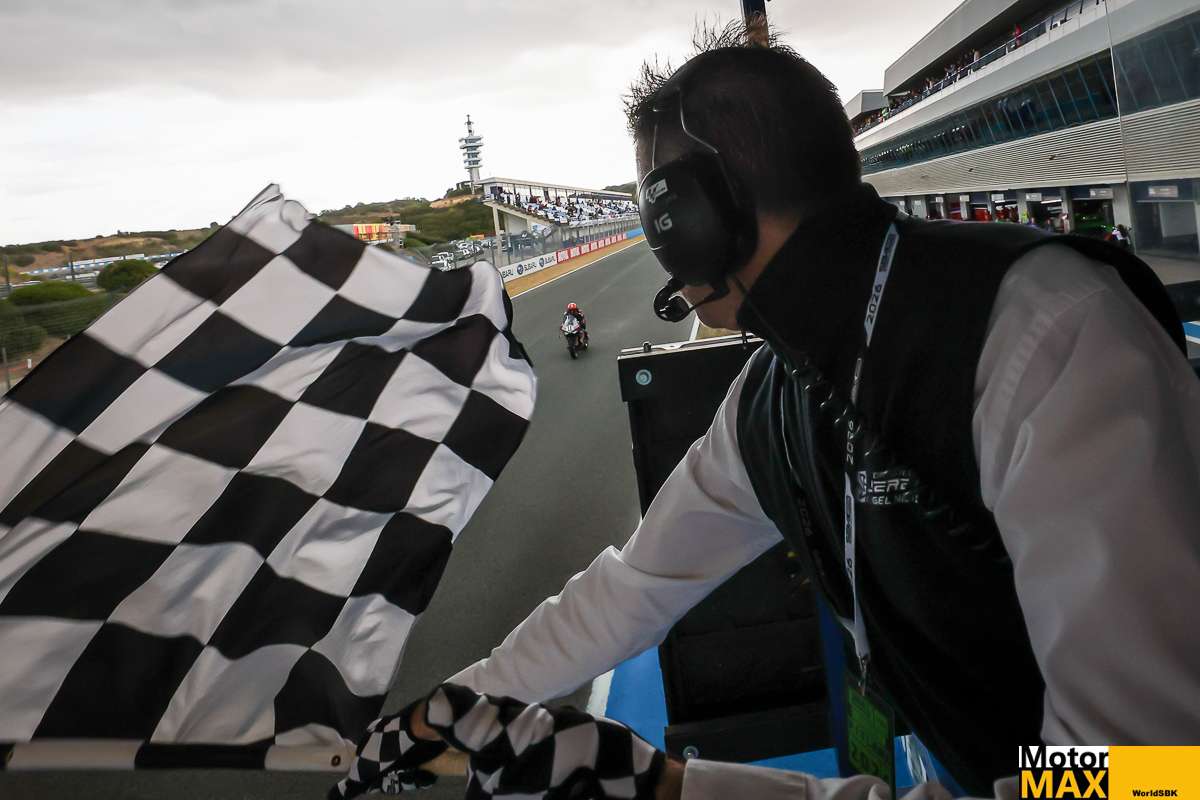 WorldSBK: Bulega zakončil rekordní sezó.nu dominantním doublem, Bautista se loučí čtvrtým místem